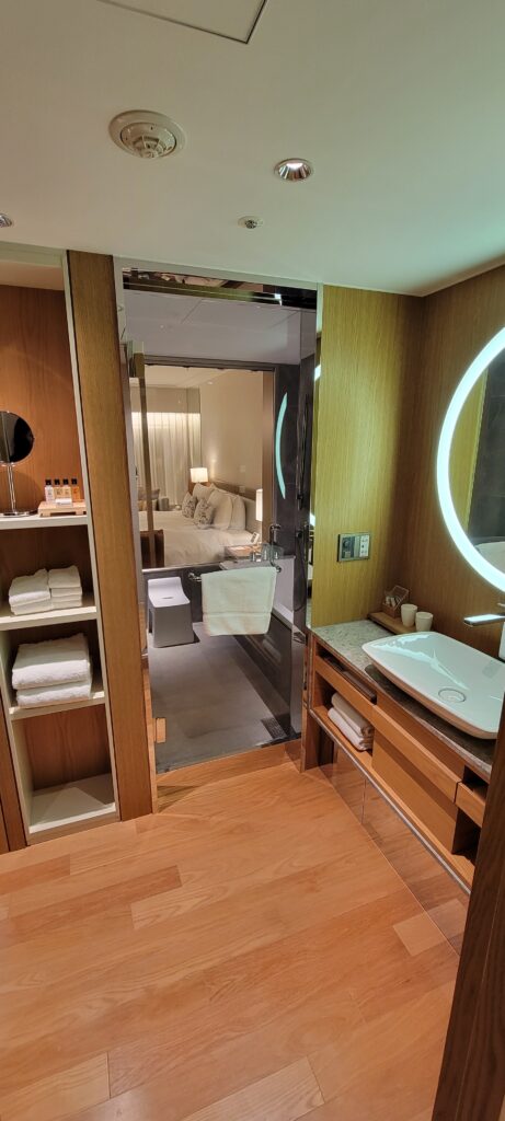 Bathroom in our Club Room Premier Grand King room at Keio Plaza Hotel Tokyo.